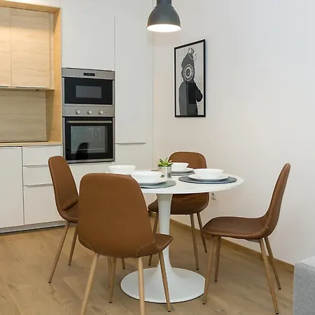 Stylish Retreat High-end Flat Downtown By Flat Mаnager Lägenhet *