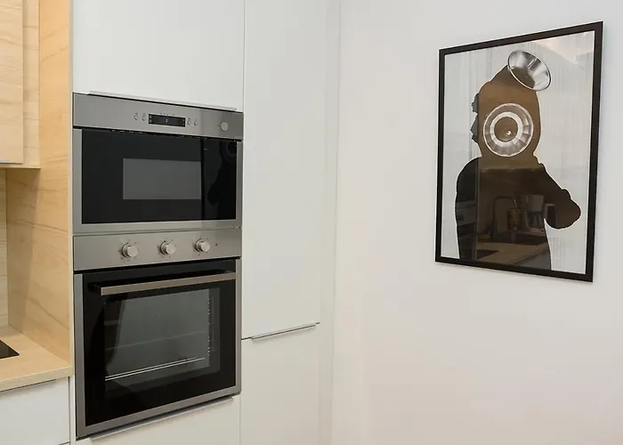 Stylish Retreat High-end Flat Downtown By Flat Mаnager דירה