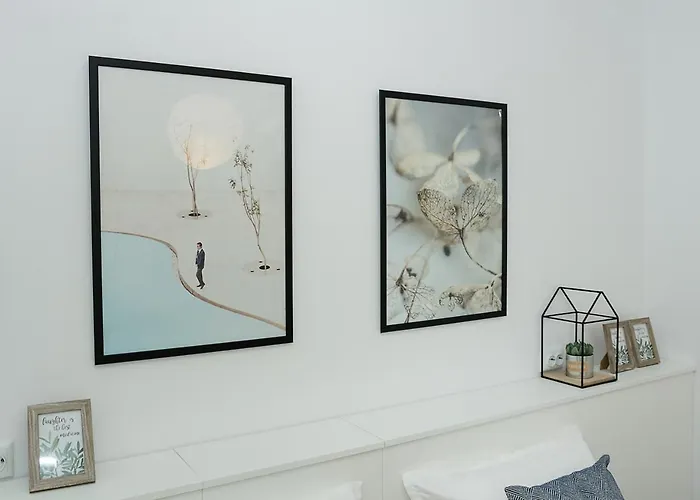 Stylish Retreat High-end Flat Downtown By Flat Mаnager * וארנה