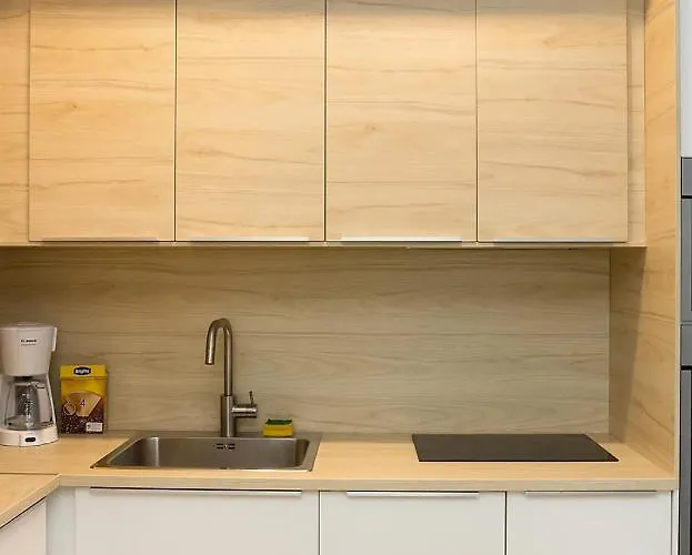 Stylish Retreat High-end Flat Downtown By Flat Mаnager וארנה