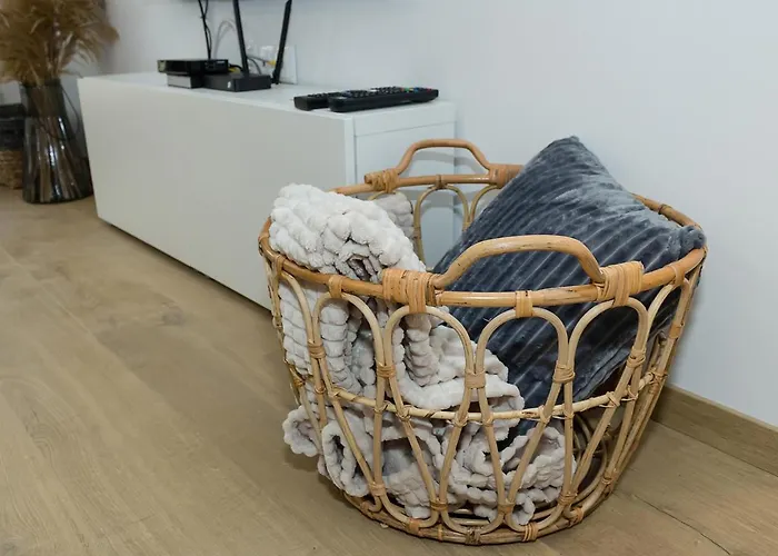 Stylish Retreat High-end Flat Downtown By Flat Mаnager וארנה